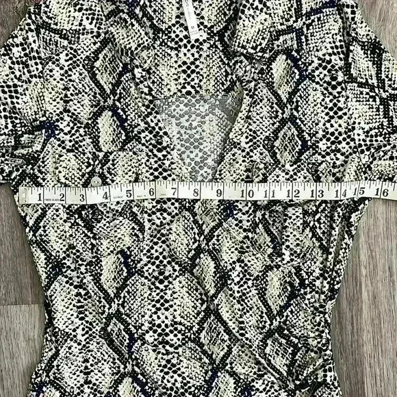 DNA couture snakeskin print collared bodysuit - Picture 4 of 7